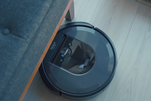 Velká Británie schválila převzetí firmy iRobot Amazonem