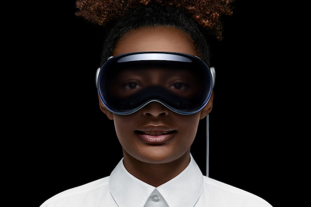 Apple musel omezit plány na výrobu headsetu Vision Pro