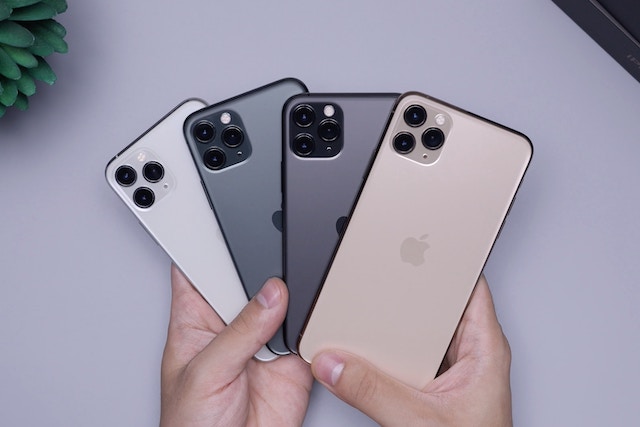 Apple oponuje EU, iPhony s vyměnitelnými bateriemi vyrábět nechce