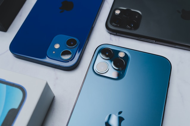 Apple do iPhonů přidá AI založené na technologii od Google nebo OpenAI