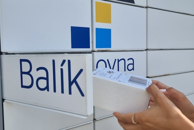 Česká pošta zdražuje posílání přes Balíkovnu