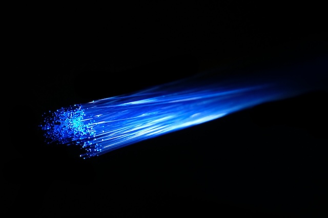 Japonští vědci dosáhli rychlosti internetu 1 Pb/s, 2,4milionkrát vyšší rychlosti než je český průměr