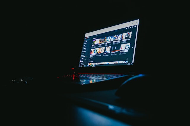 YouTube v USA testuje ověřování věku pomocí umělé inteligence