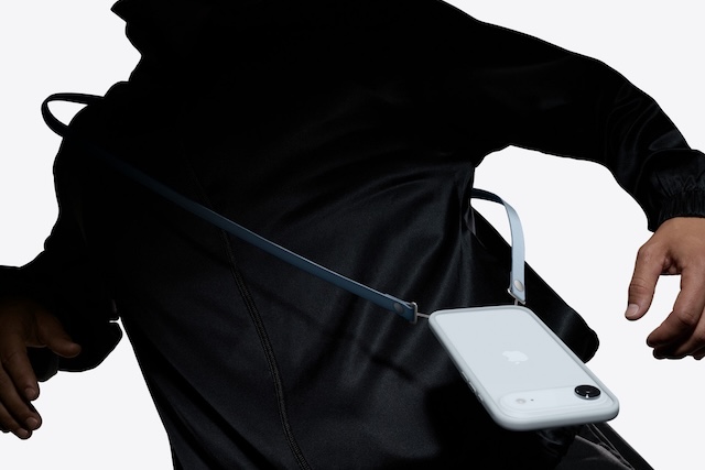 Apple vzbudil diskuze novým popruhem na iPhone za 1 790 Kč