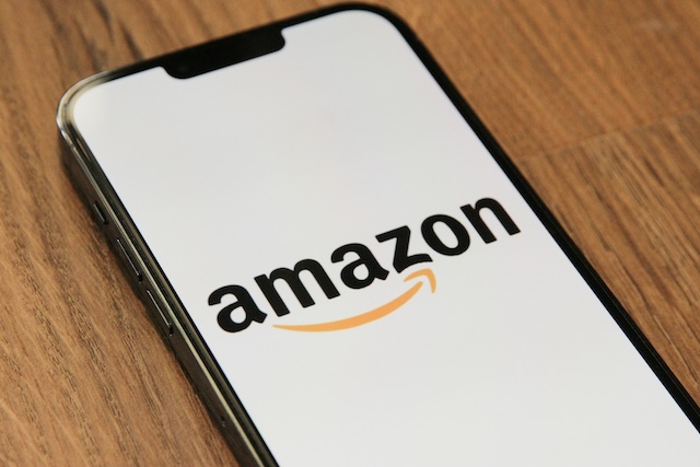 Amazon spustil AI agenta, který bude pomáhat prodejcům s provozem obchodů