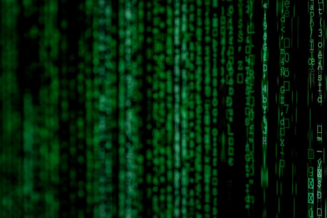 Severní Korea financuje svůj jaderný program krádežemi kryptoměn a falešnými IT pracovníky