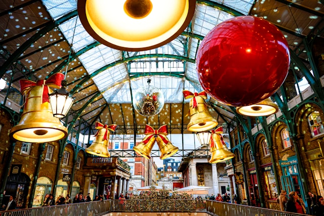 Muži vyráželi na nákupy na poslední chvíli, na Štědrý den tvořili 56 % nakupujících 