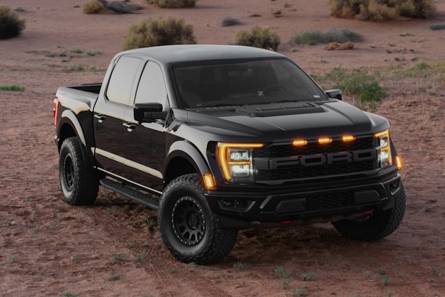 Ford vrací do výroby zkušené techniky, AI nesplnila očekávání
