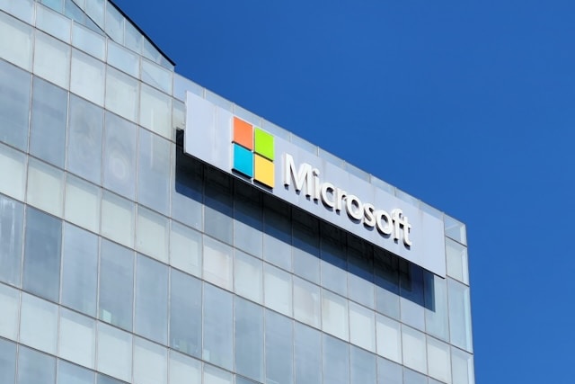 Microsoft propustí 4 800 zaměstnanců kvůli investicím do AI
