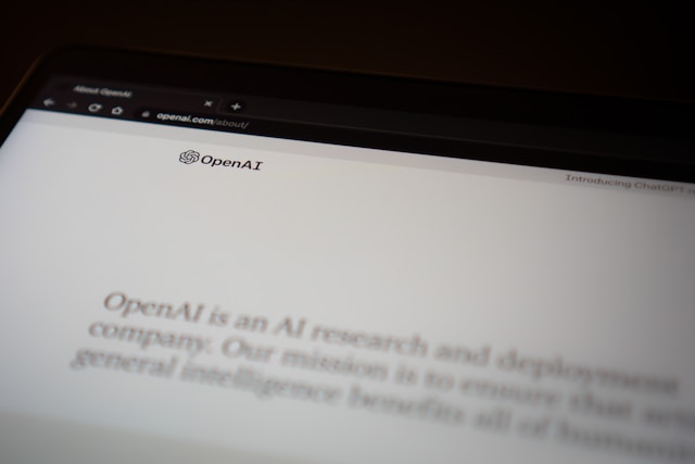 OpenAI tvrdí, že AI vyřešila 90 let starý matematický problém za 88 hodin