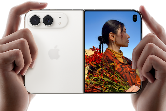 Apple přiznal problémy s displejem skládacího iPhonu Duo, vadné kusy vymění