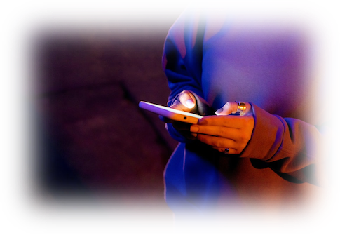 S tarify BezLimitu BLACK můžete volat a psát SMS bez omezení do všech českých sítí.